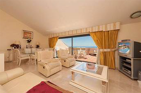 Penthouse til salg i Calahonda på Costa del Sol living room